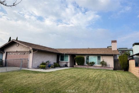 16034 Hawthorne Fontana CA 92335