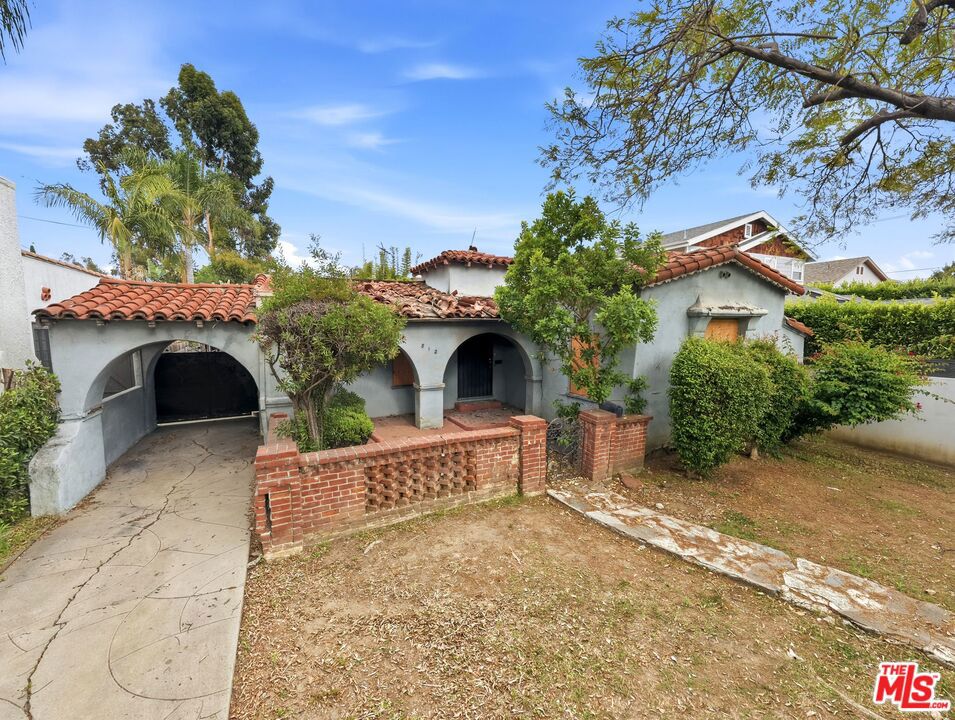812 N Crescent Heights Boulevard