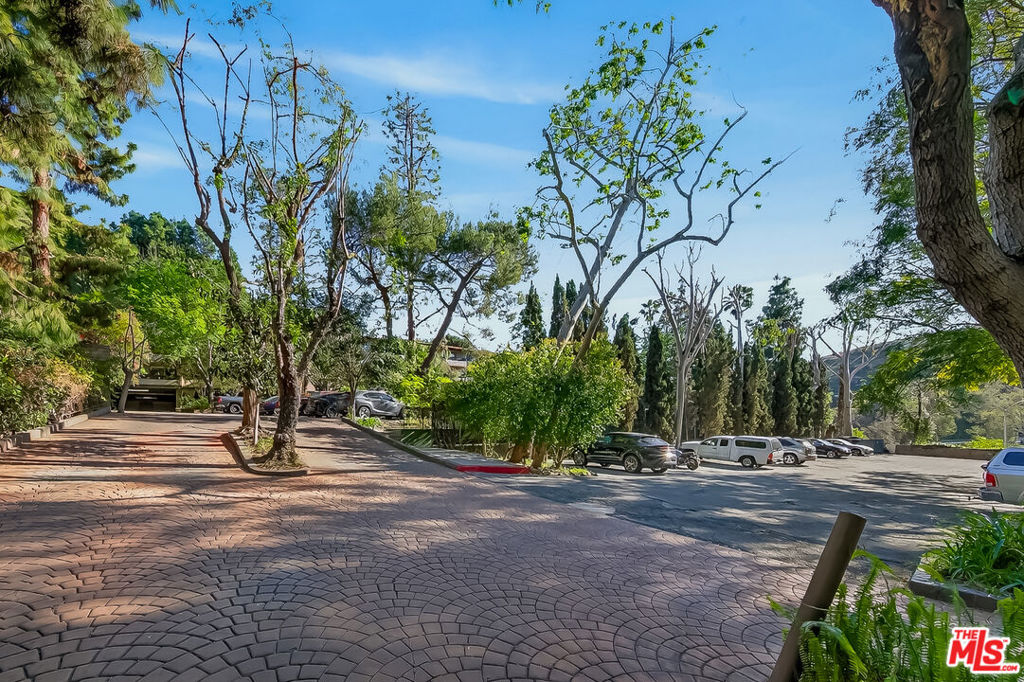 2700 Cahuenga Boulevard E. 4220