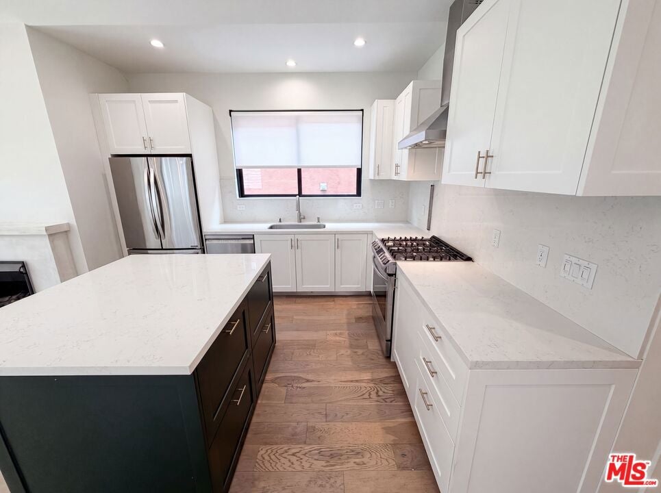 8723 Lookout Mountain Avenue, Los Angeles CA 90046