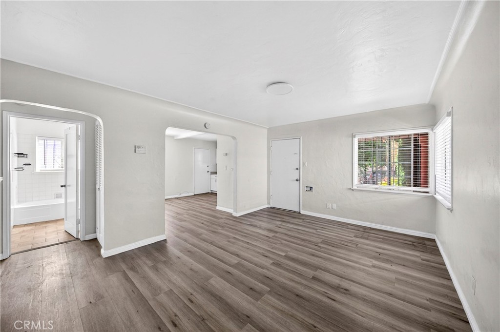 2901 E 65th
