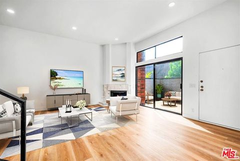 Photo of 4425 Alla Road #5, Marina Del Rey, CA 90292 (MLS # 25616333)