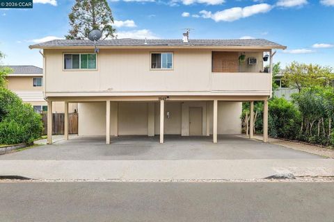 Photo of 2542 Camara Cir Cir, Concord, CA 94520 (MLS # 41129840)