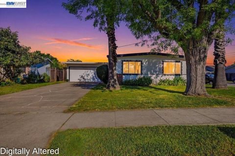 Photo of 3719 Mission View Dr Dr, Fremont, CA 94538 (MLS # 41128219)