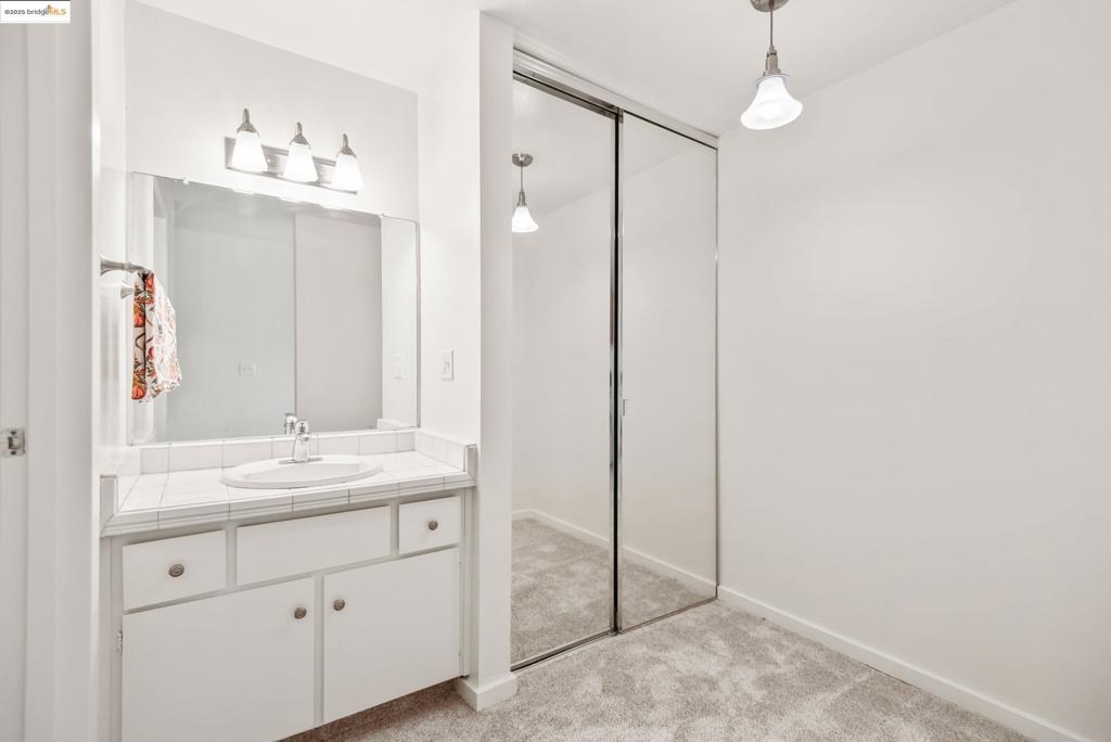 PIEDMONT AVENUE - Residential