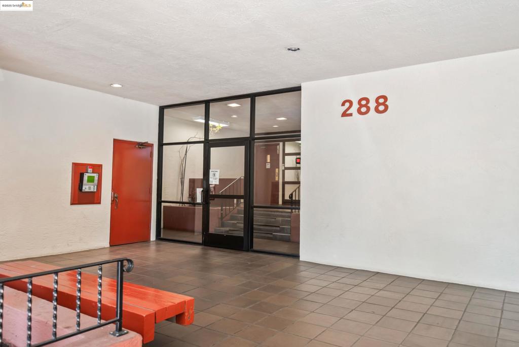 PIEDMONT AVENUE - Residential