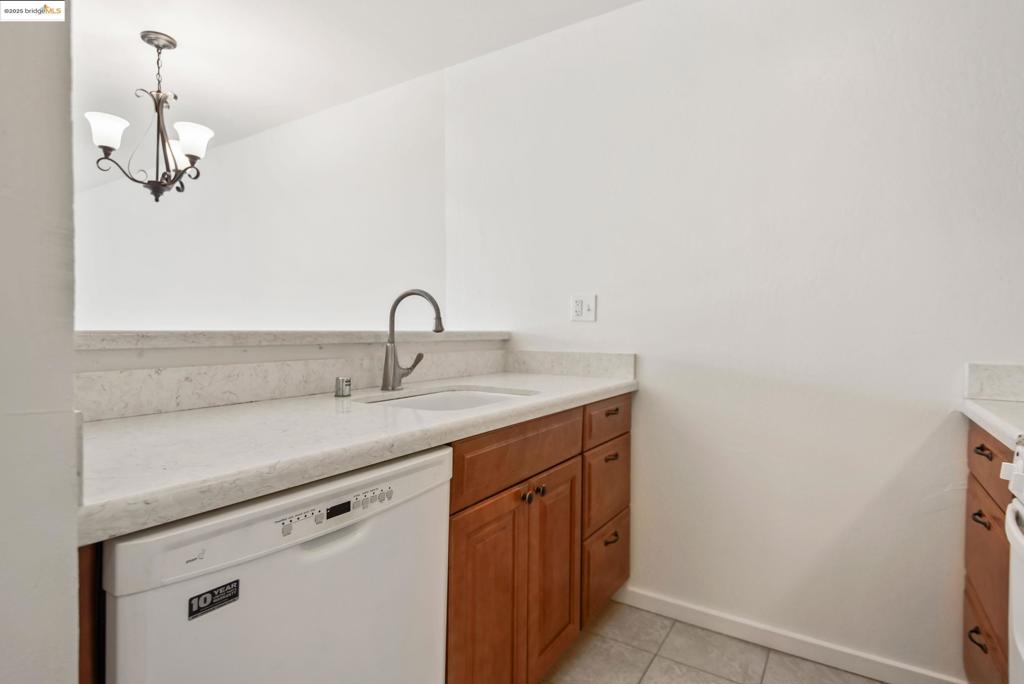 PIEDMONT AVENUE - Residential