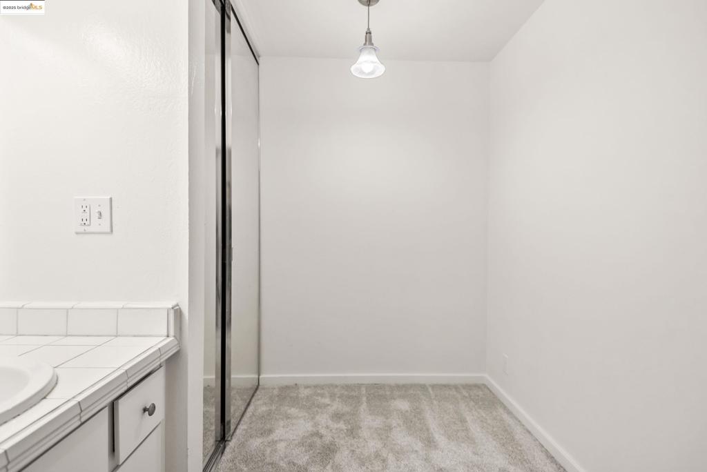 PIEDMONT AVENUE - Residential