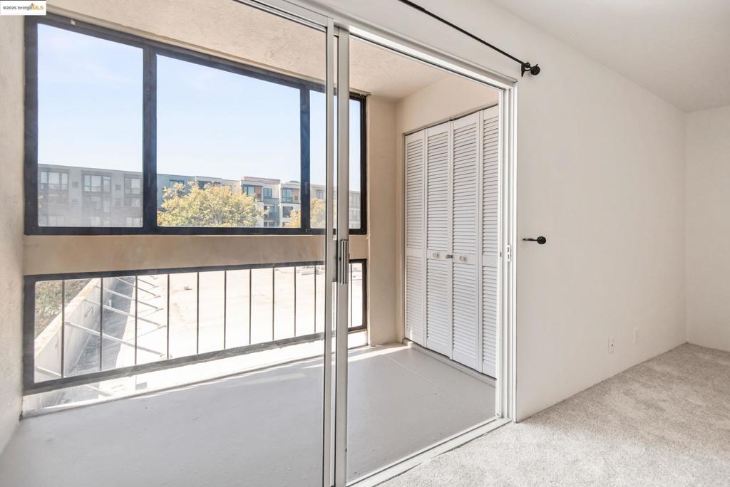PIEDMONT AVENUE - Residential