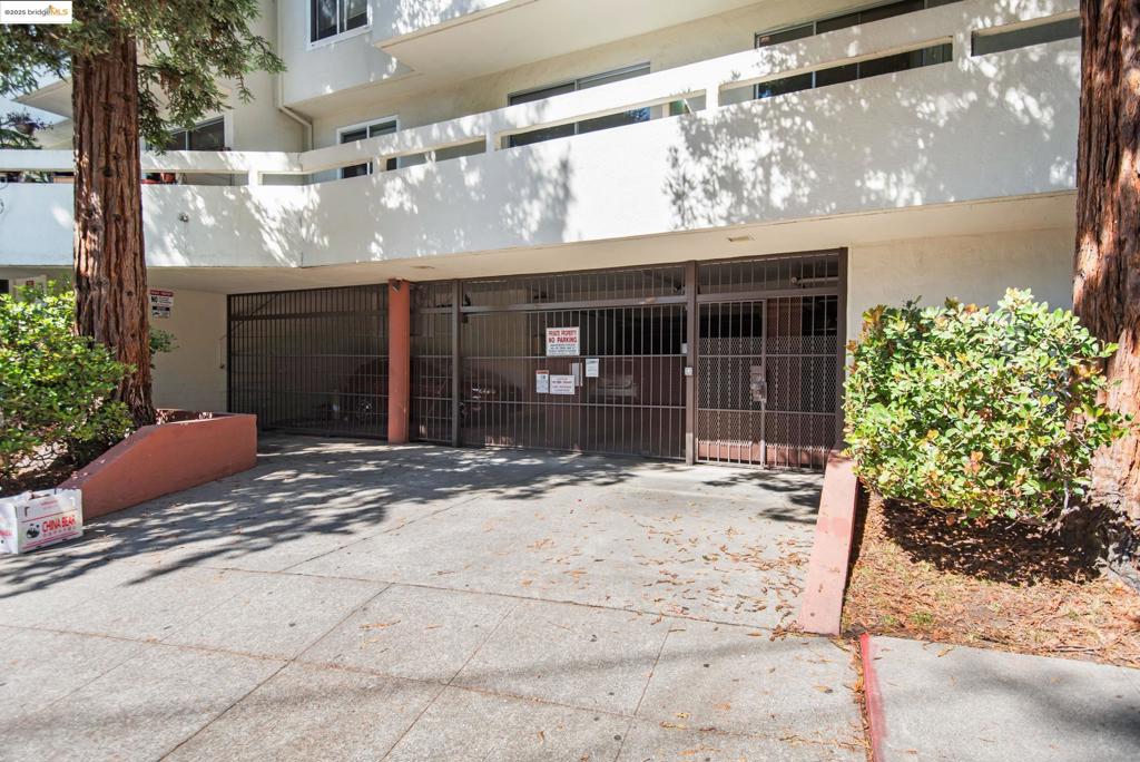 PIEDMONT AVENUE - Residential