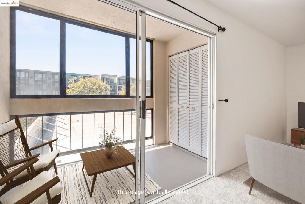 PIEDMONT AVENUE - Residential