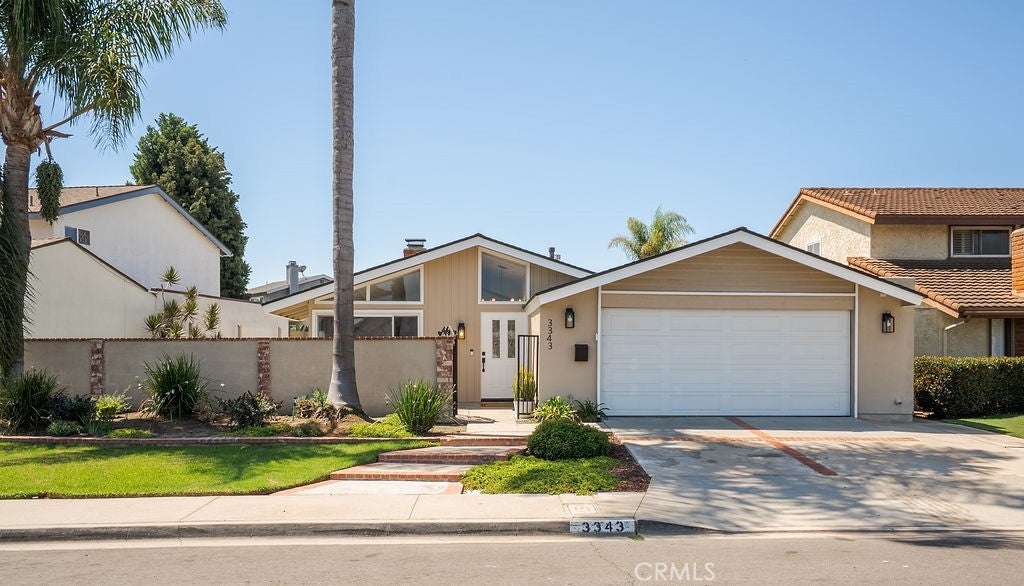 3343 Nevada AVE