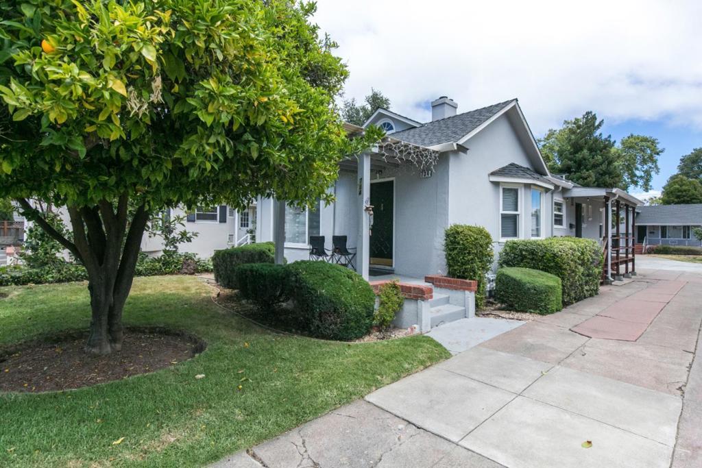 734 Linden Avenue