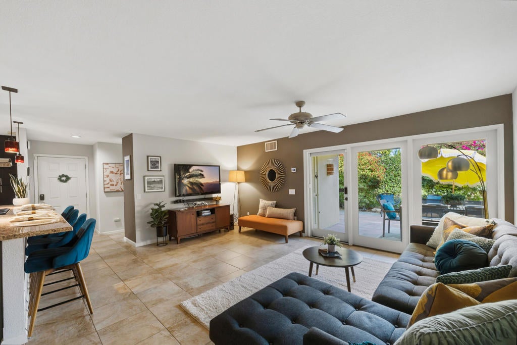 1103 E Alejo Road