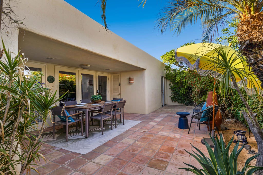 1103 E Alejo Road