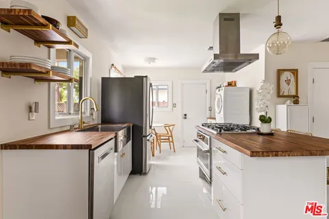 11202 Emelita Street, North Hollywood, CA 91601 - MLS#: 25607429