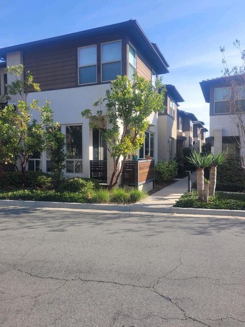 2406 Aperture Cir San Diego CA 92108
