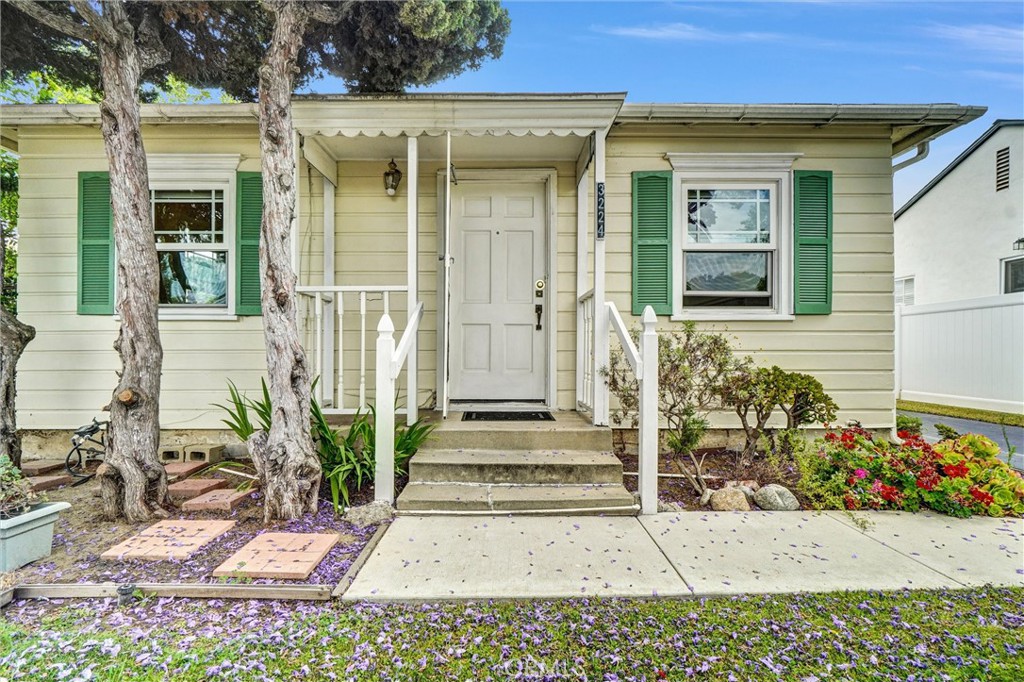 3224 Cerritos Avenue