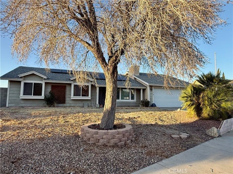 Photo of 1719 Hitchcock PL, Palmdale, CA 93550 (MLS # SR26149975)