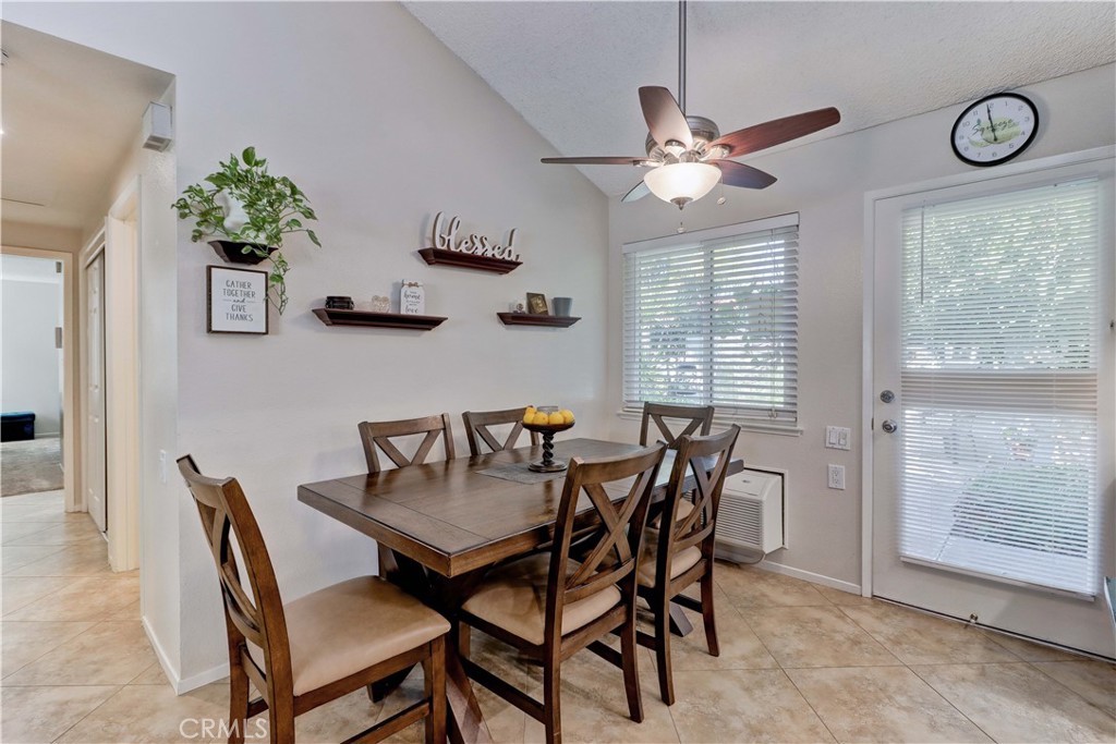 2273 Via Mariposa E C