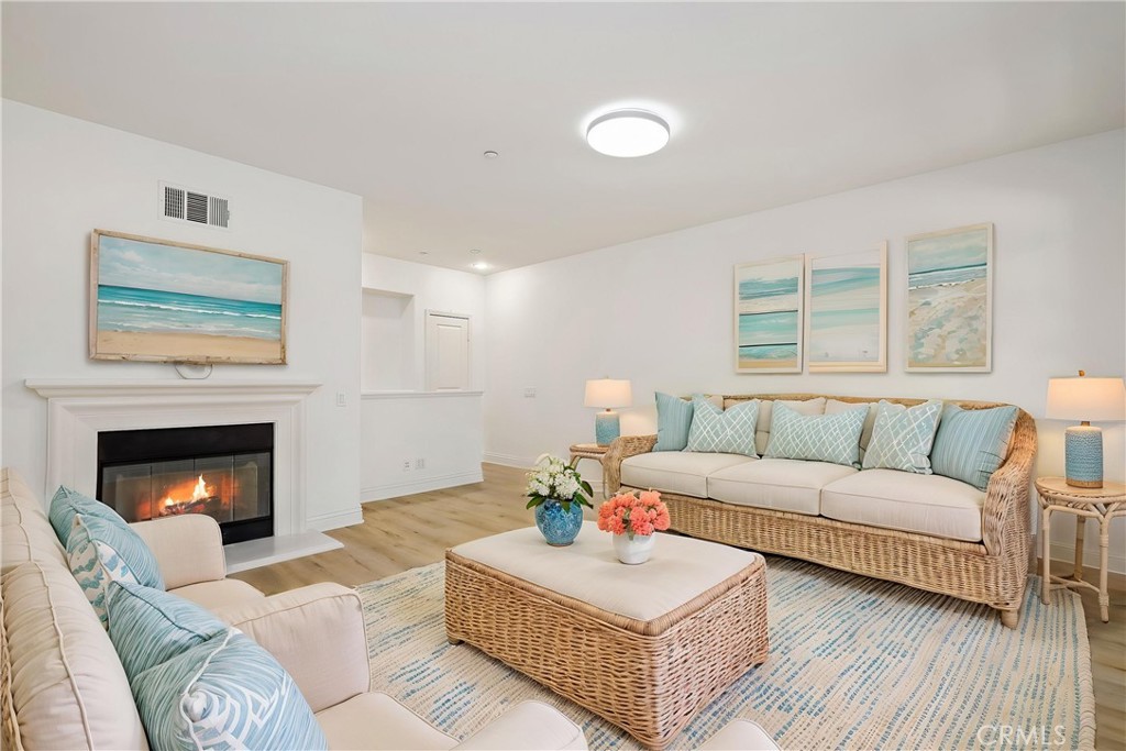 211 Groveland