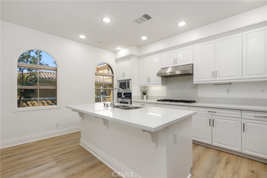 211 Groveland