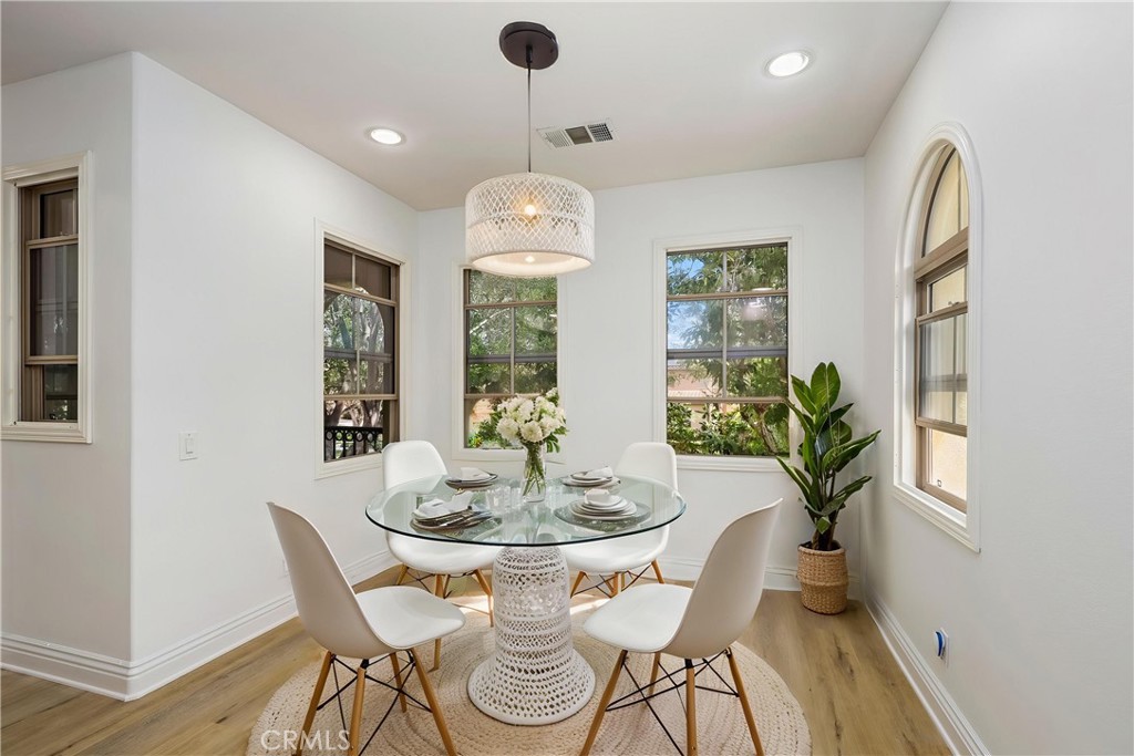 211 Groveland