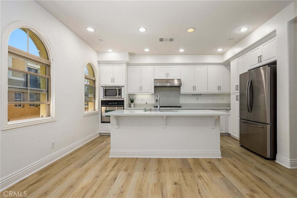 211 Groveland
