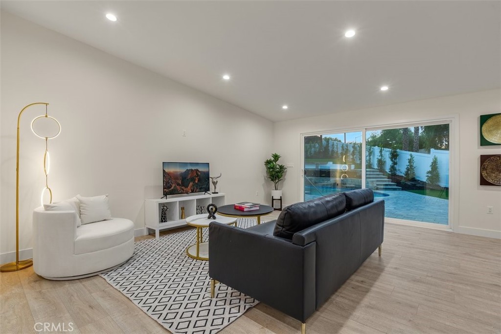 5115 Rigoletto Street