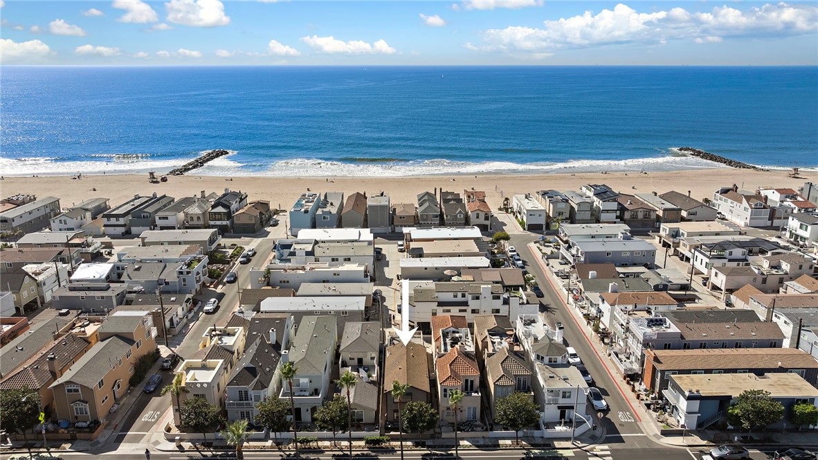 3709 W Balboa