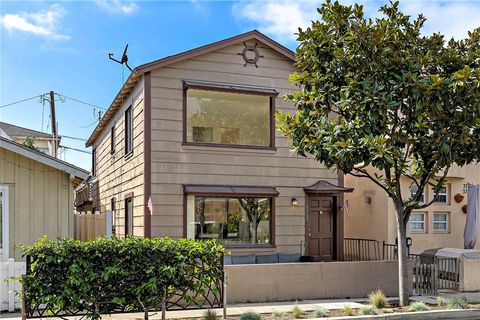 Photo of 3709 W Balboa Blvd, Newport Beach, CA 92663 (MLS # NP25246772) Photo of 3709 W Balboa Blvd, Newport Beach, CA 92663 (MLS # NP25246772)