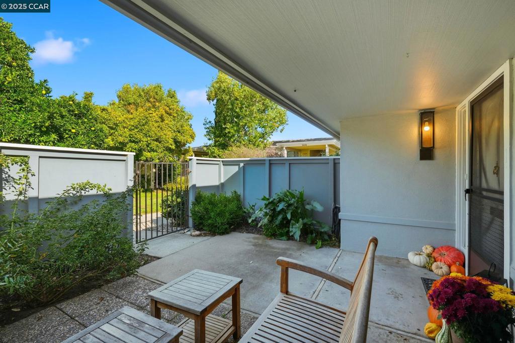 ROSSMOOR - Residential