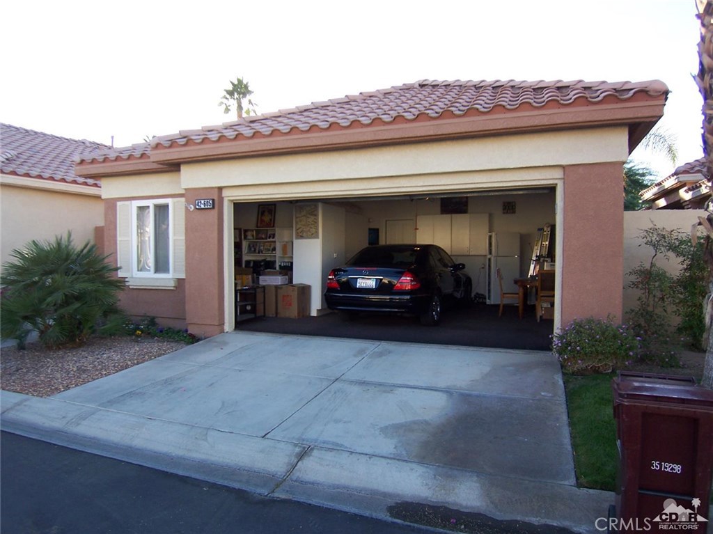 Oasis Country Club - Residential