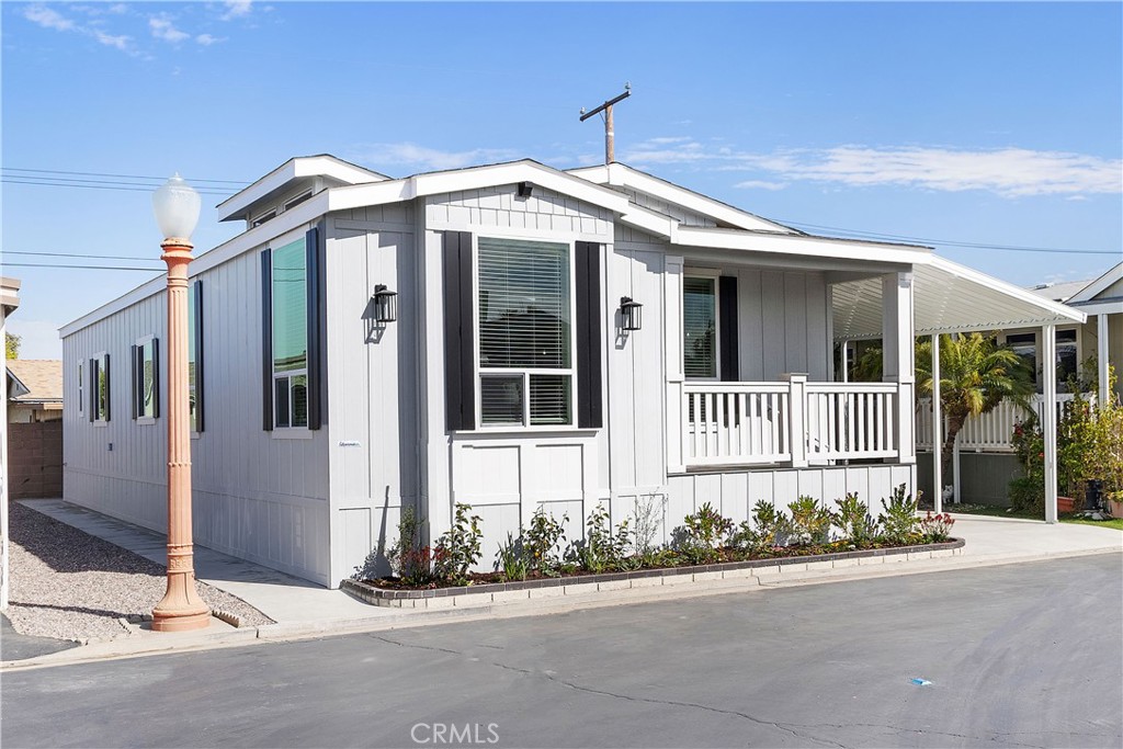 7271 Katella Ave. Avenue 10