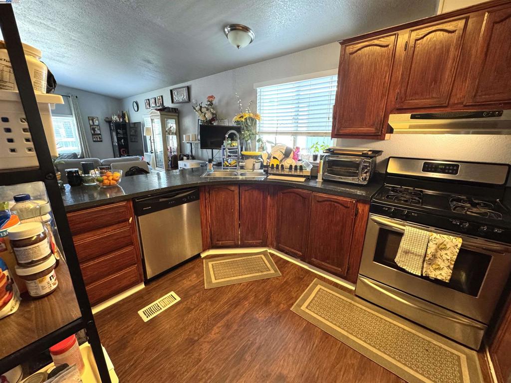 SUNNYVALE - Manufactured In Park