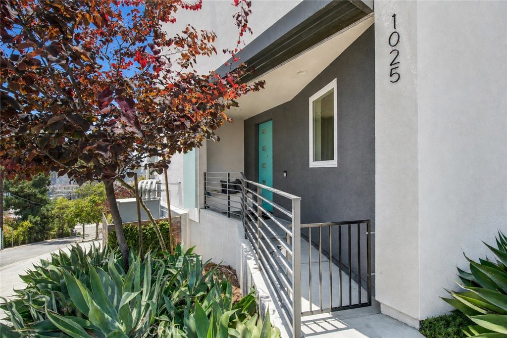 1025 White Knoll Drive