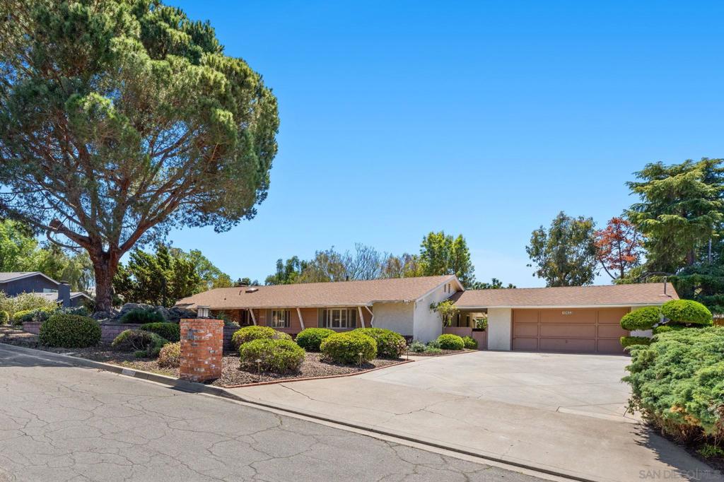 10933 Sunray Pl