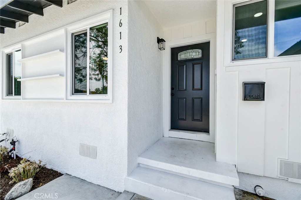 1613 S Roosevelt Avenue