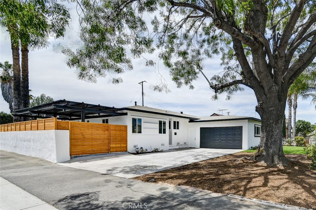 1613 S Roosevelt Avenue