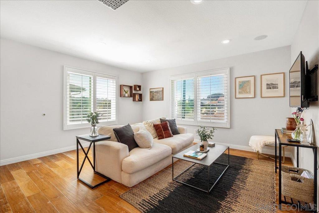 2828 Famosa Blvd 305