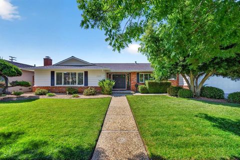 Photo of 1355 Robsheal Drive, San Jose, CA 95125 (MLS # ML82046958)
