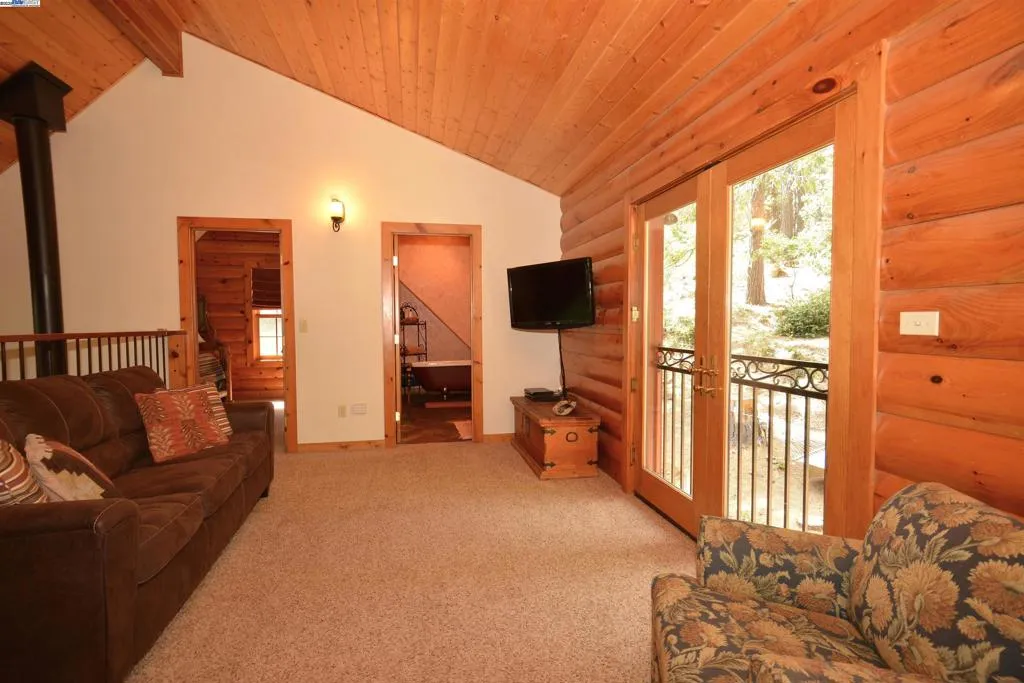 Nevada City, California 95959, United States, 3 Bedrooms Bedrooms, ,3 BathroomsBathrooms,Residential,Active,184690