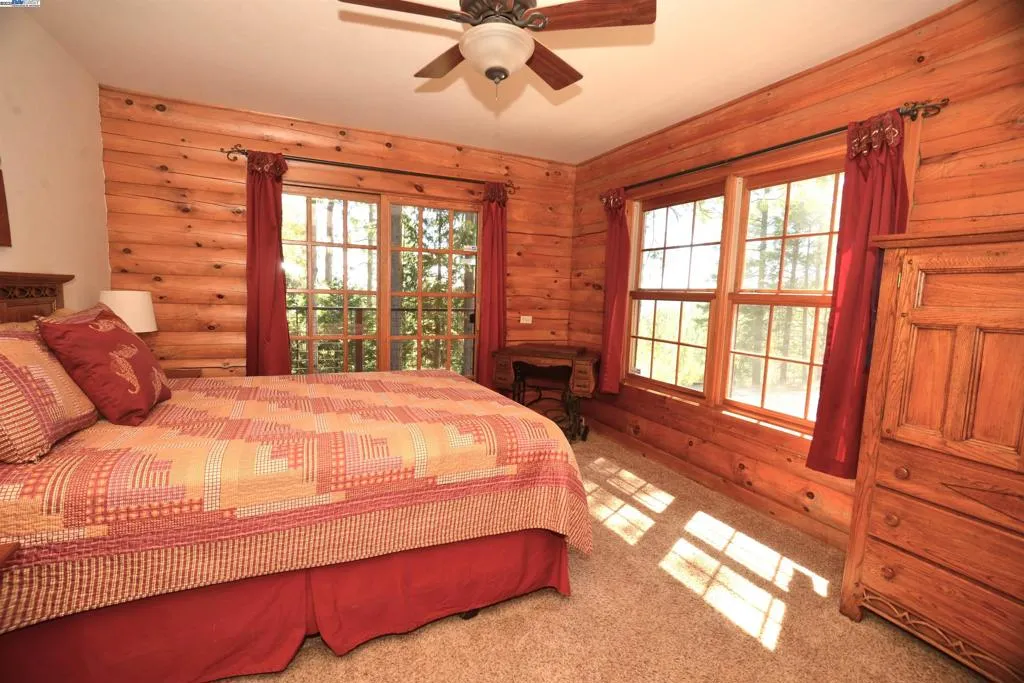 Nevada City, California 95959, United States, 3 Bedrooms Bedrooms, ,3 BathroomsBathrooms,Residential,Active,184690