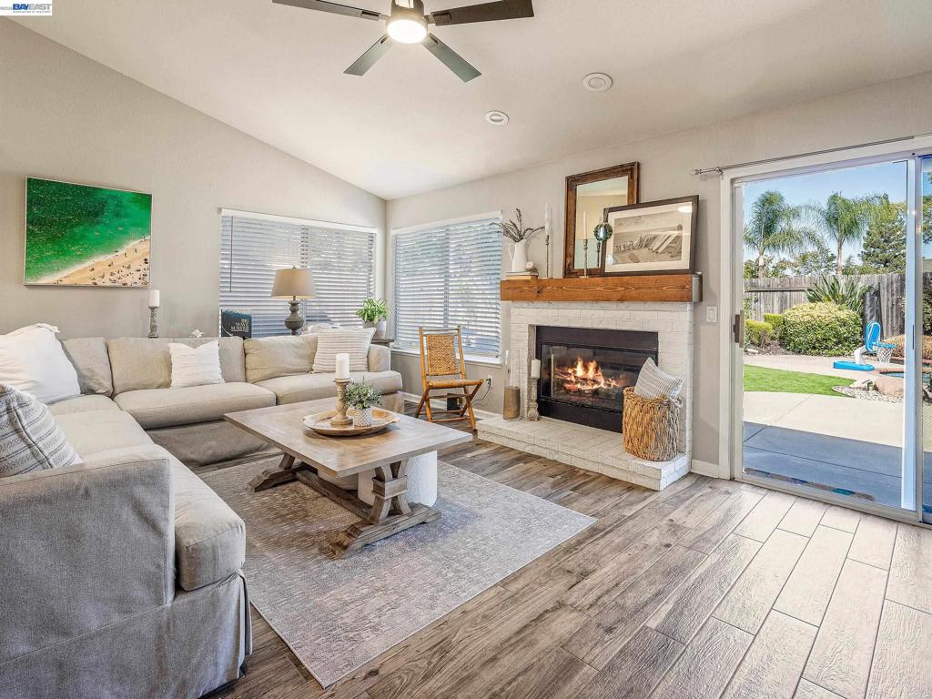 3327 Chapelle Dr