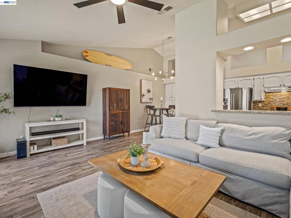 3327 Chapelle Dr