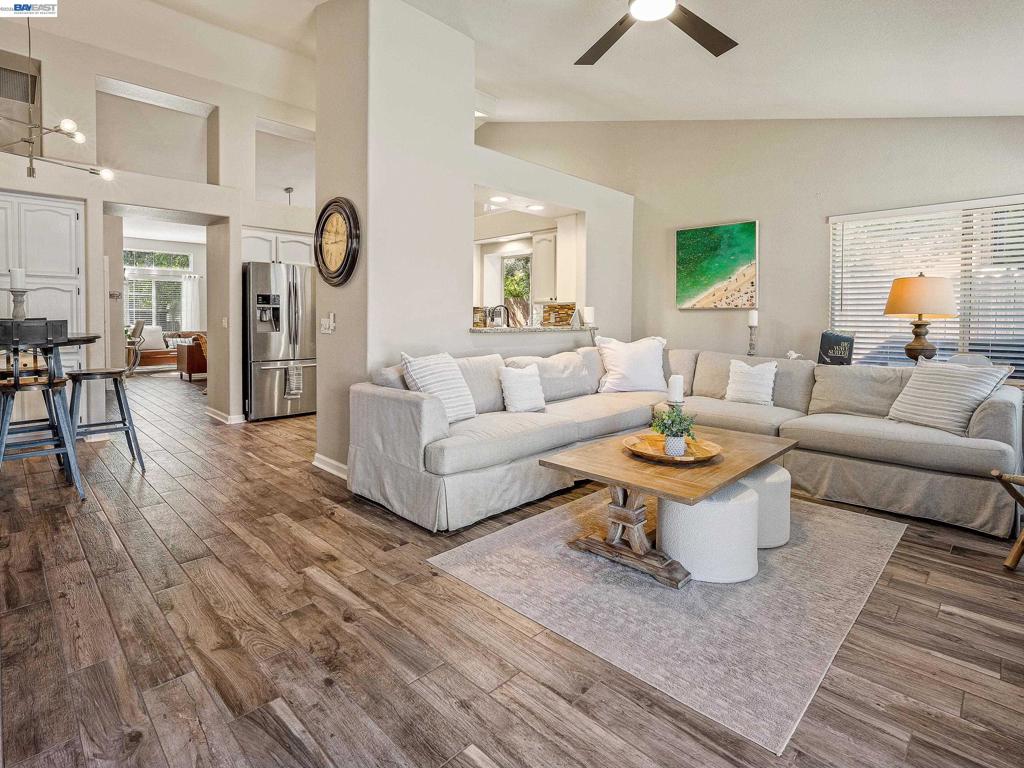 3327 Chapelle Dr
