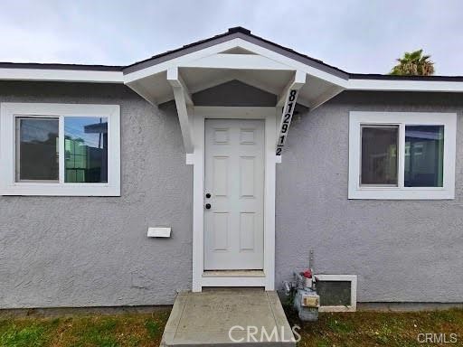 8129 S Hoover