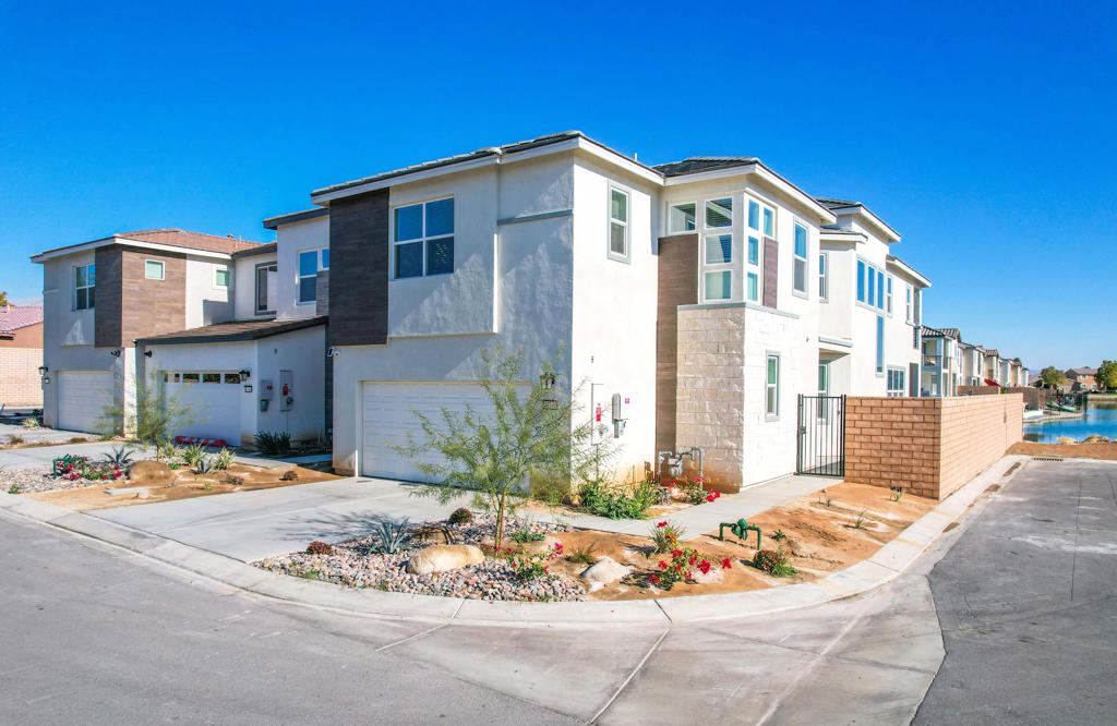 Terra Lago - Residential