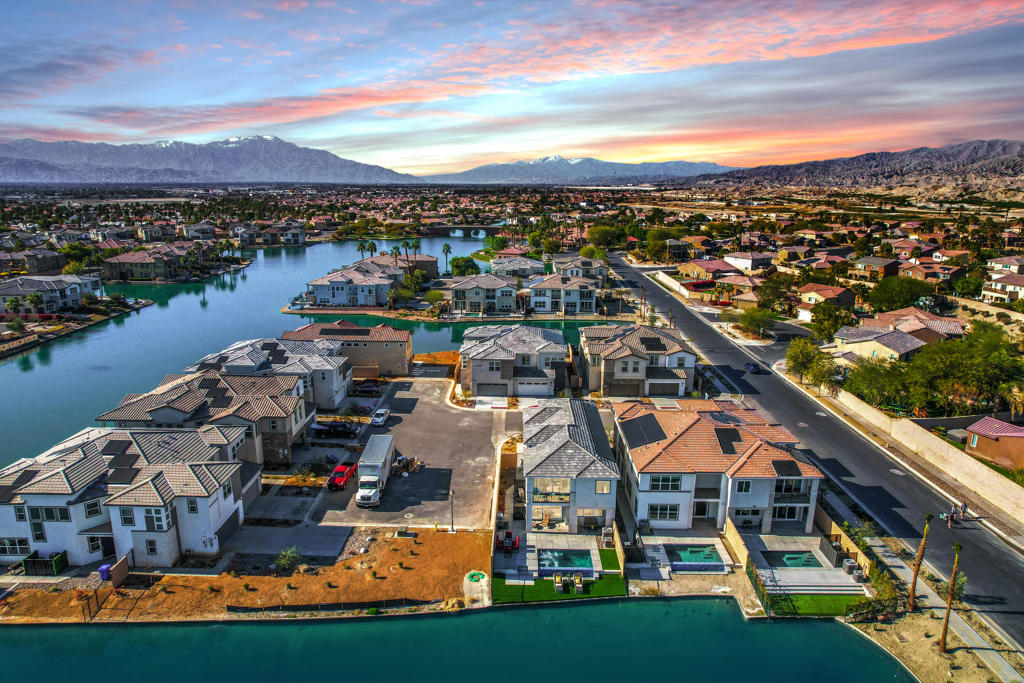 Terra Lago - Residential