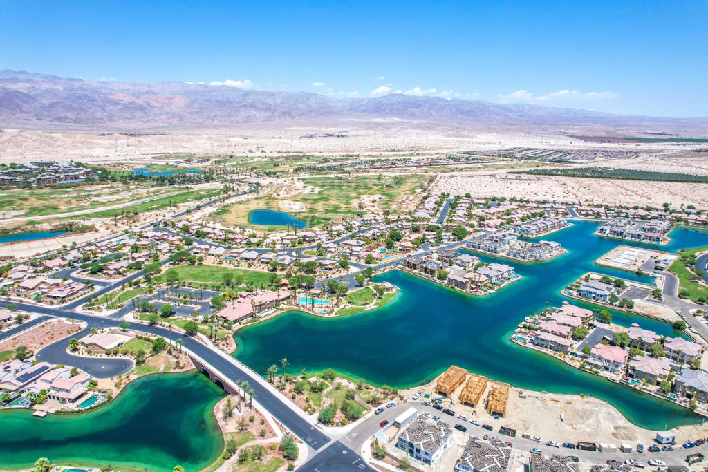 Terra Lago - Residential